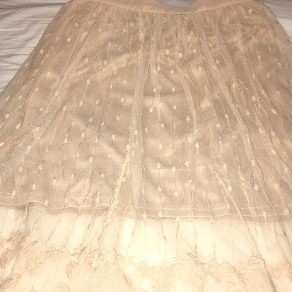 2 layer lace skirt - Picture 2 of 2
